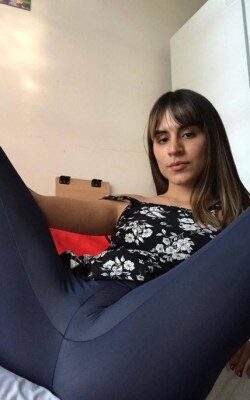 Descargar Pack Porno de Alexandra Paraguaya Mostrando Las Nalgas