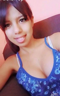 Descargar Pack Porno de Flaquita cachonda culona + nudes
