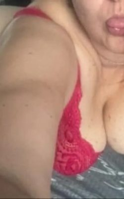 Descargar Pack Porno de Gordirica con tremendos melones+nuds