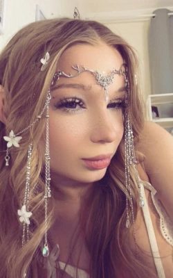 Descargar Pack Porno de Stella rubia flaca en bragas +nudes